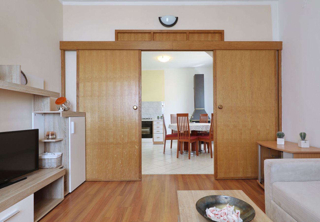 Apartment in Maslenica - Apartment Laura 3 by the Sea