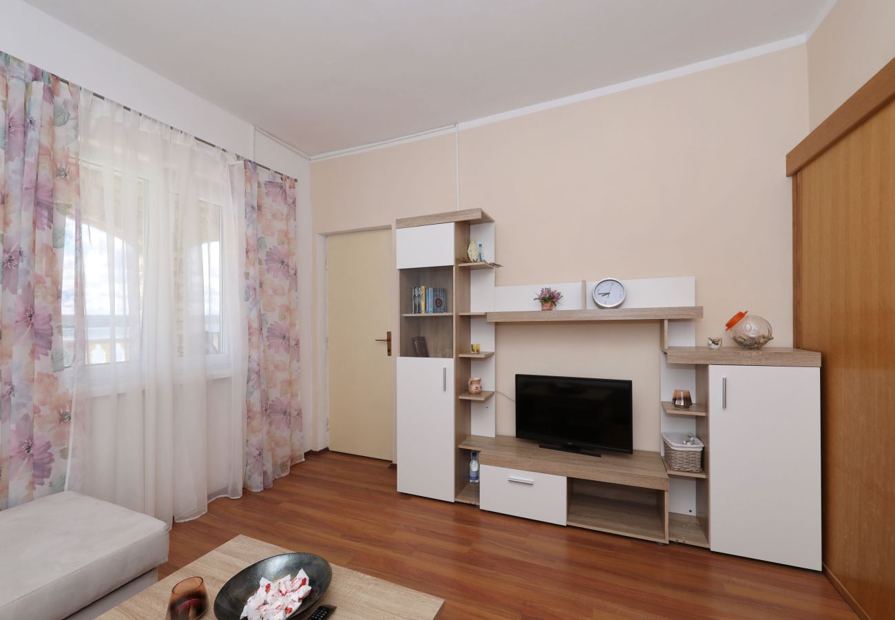 Apartment in Maslenica - Apartment Laura 3 by the Sea