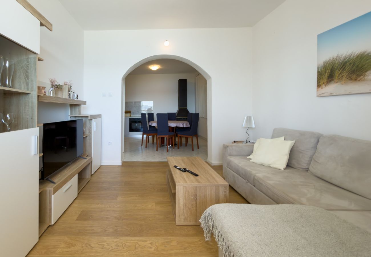 Apartment in Maslenica - Apartment Laura 3 by the Sea