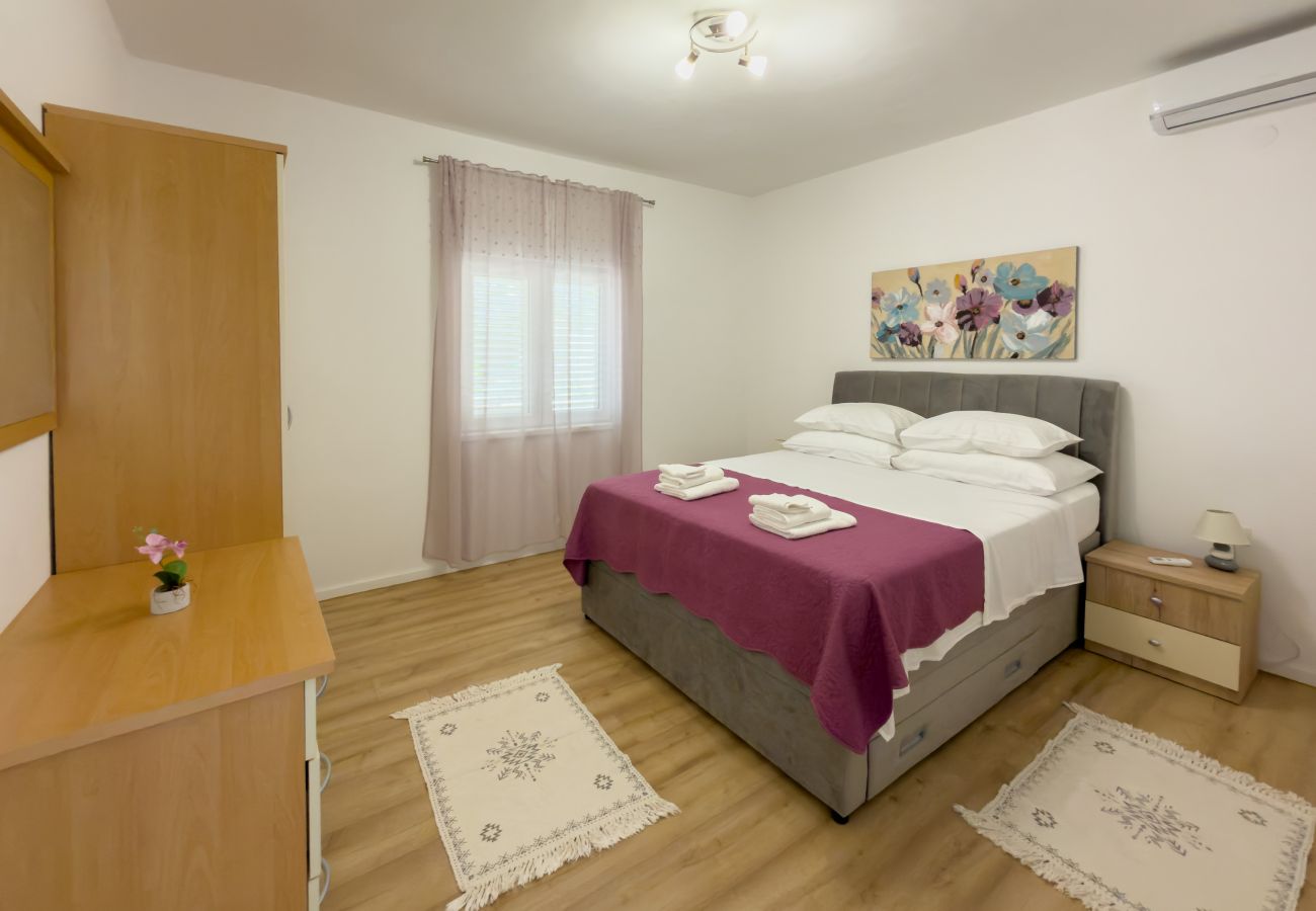 Apartment in Maslenica - Apartment Laura 3 by the Sea