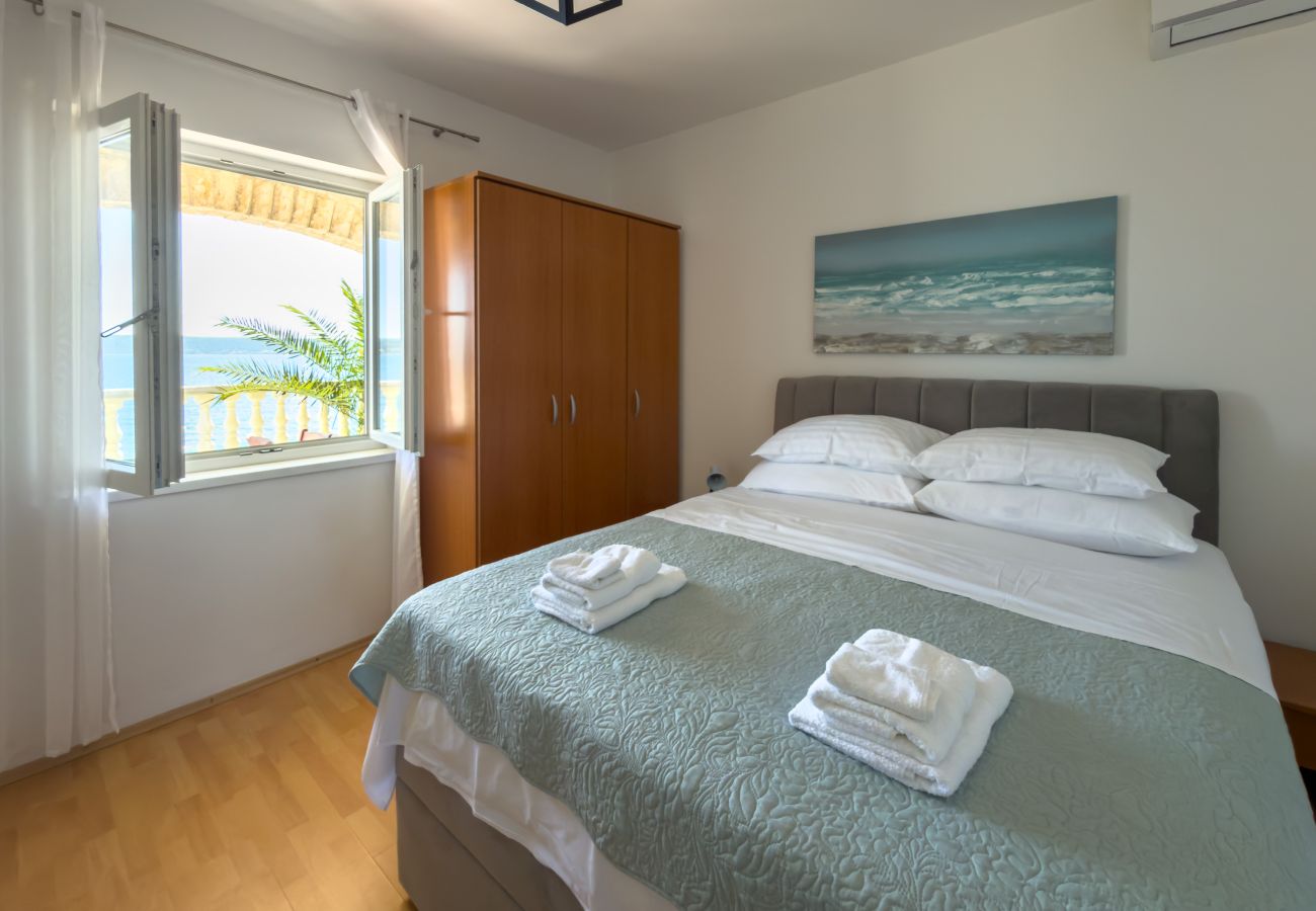 Apartment in Maslenica - Apartment Laura 3 by the Sea