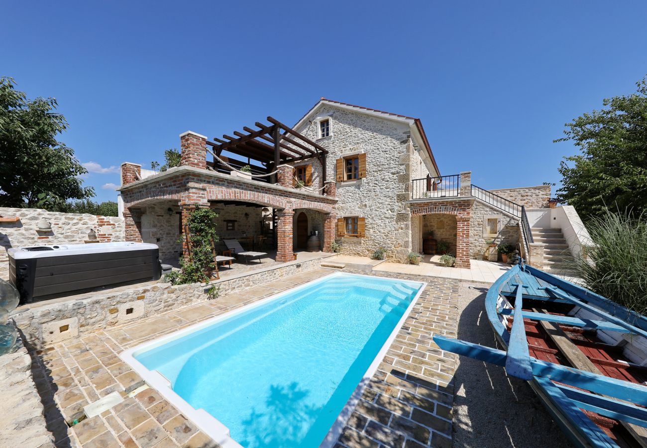 Villa in Nin - Villa Stone House Gland with Pool