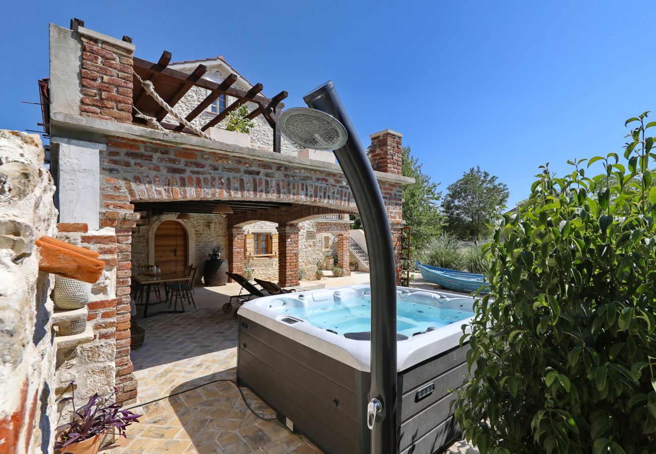 Villa in Nin - Villa Stone House Gland with Pool