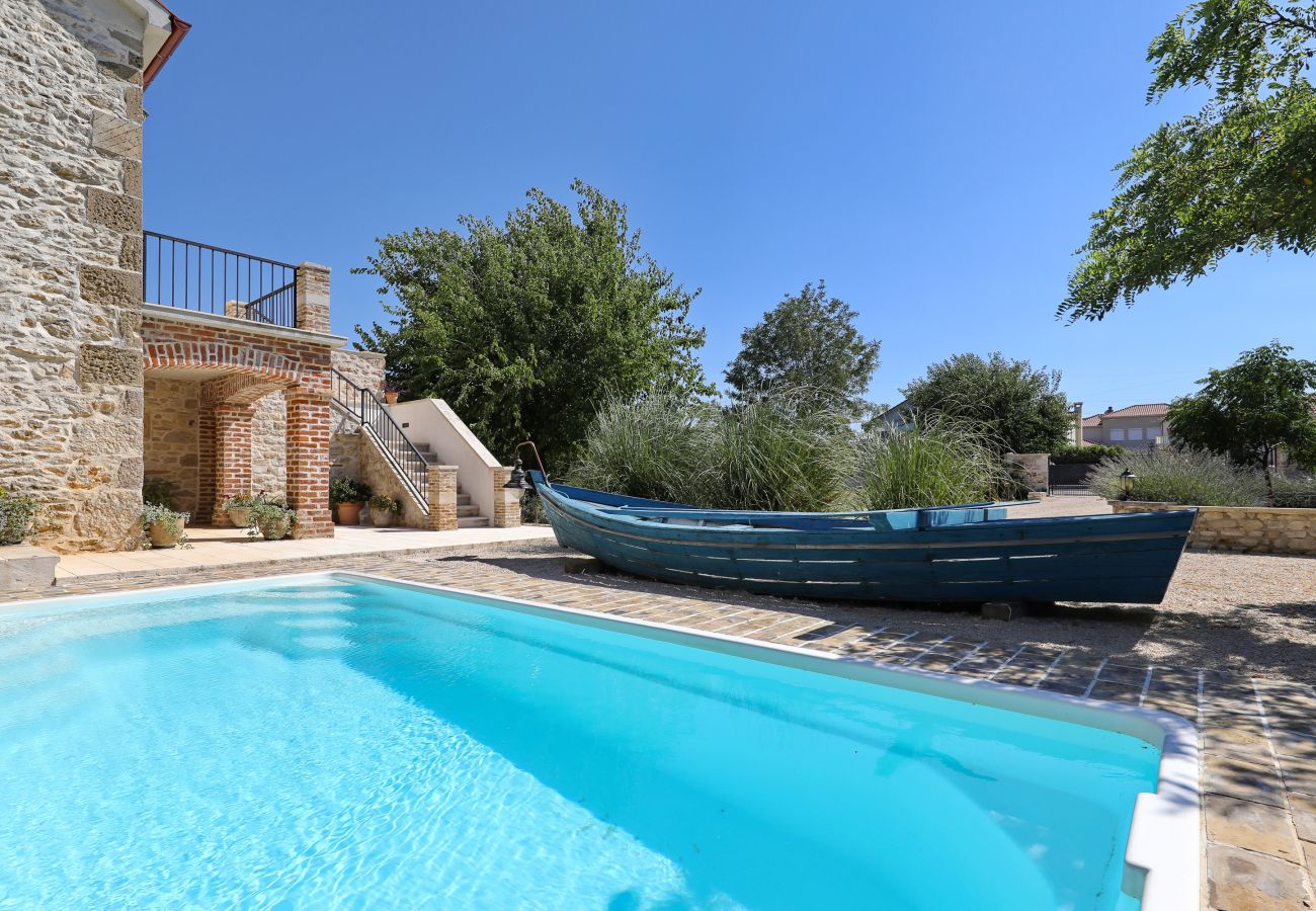 Villa in Nin - Villa Stone House Gland with Pool