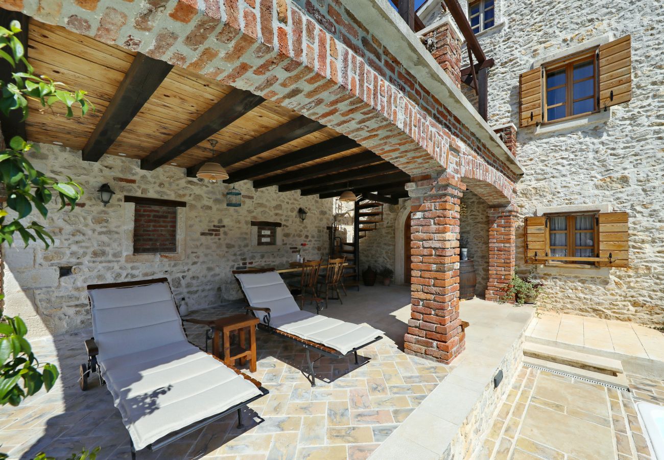 Villa in Nin - Villa Stone House Gland with Pool