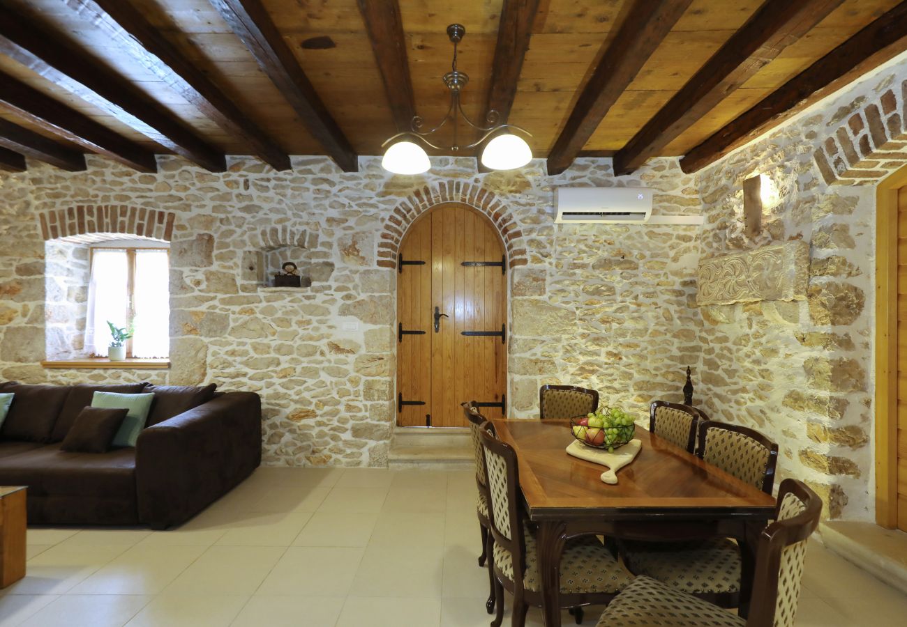 Villa in Nin - Villa Stone House Gland with Pool