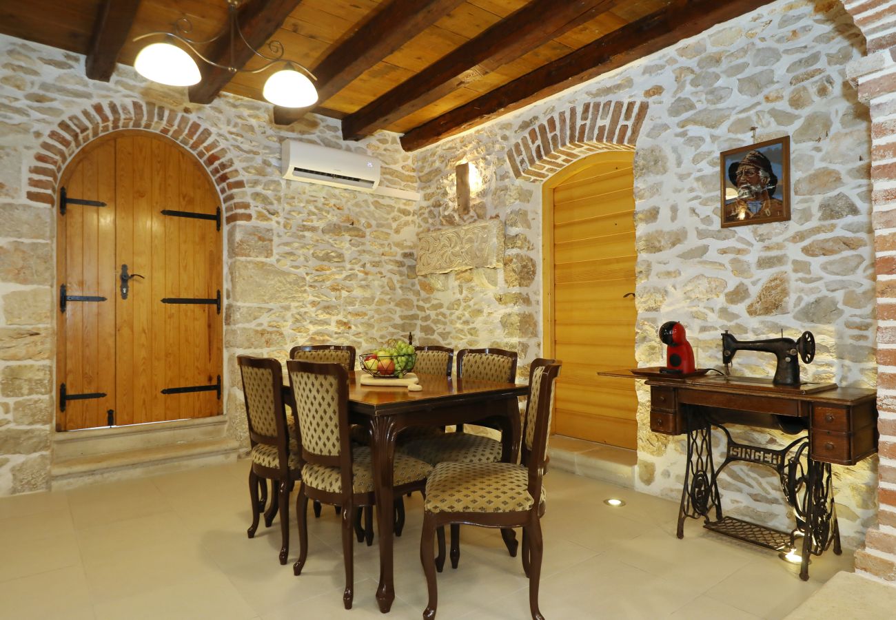 Villa in Nin - Villa Stone House Gland with Pool