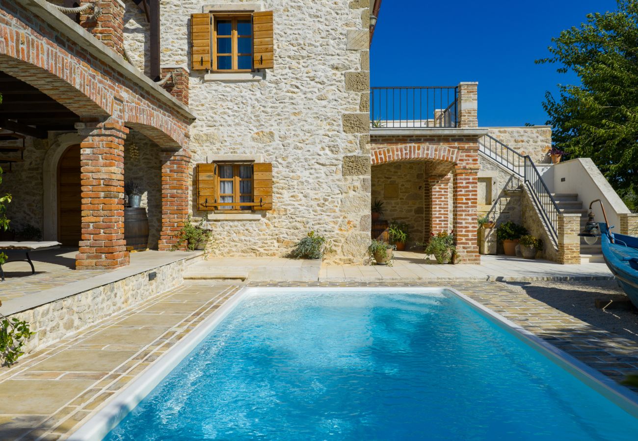 Villa in Nin - Villa Stone House Gland with Pool