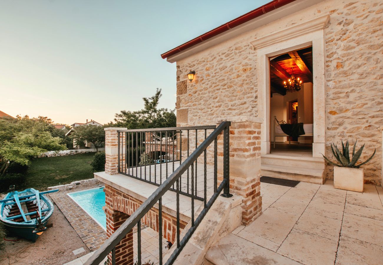 Villa in Nin - Villa Gland with Pool and Whirlpool