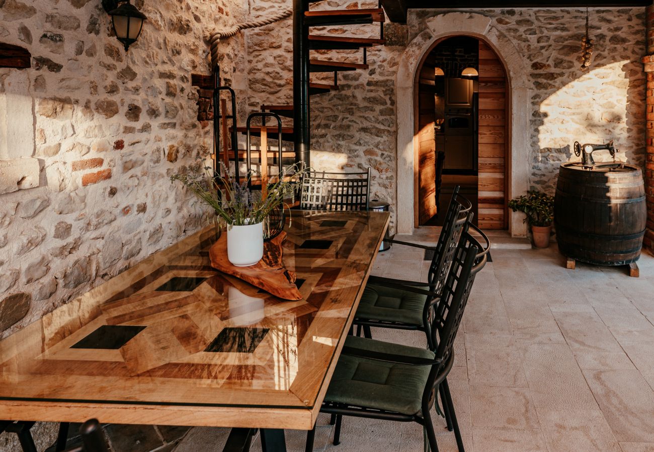 Villa in Nin - Villa Gland with Pool and Whirlpool