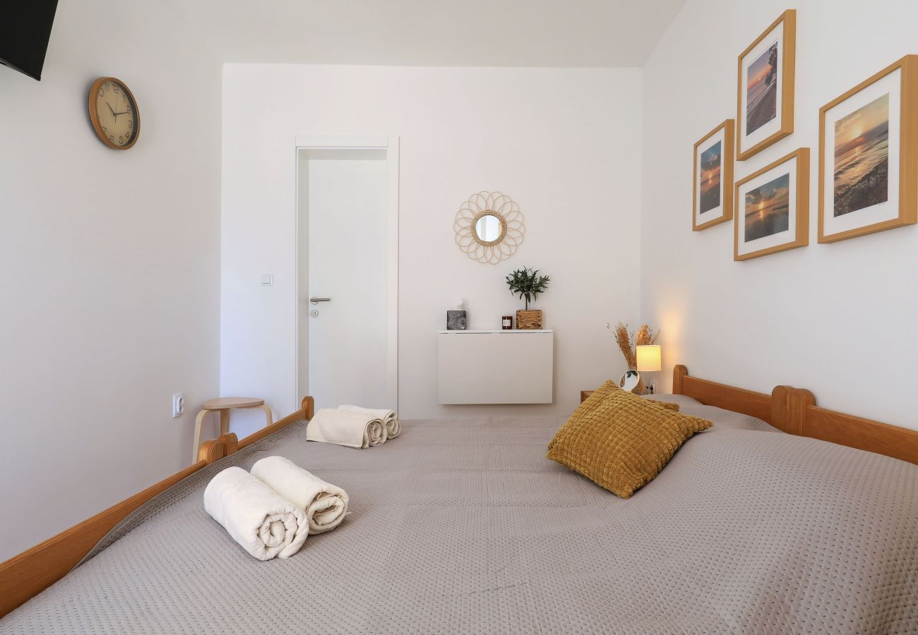 Rent by room in Starigrad - Room Hibis 2 near the Beach