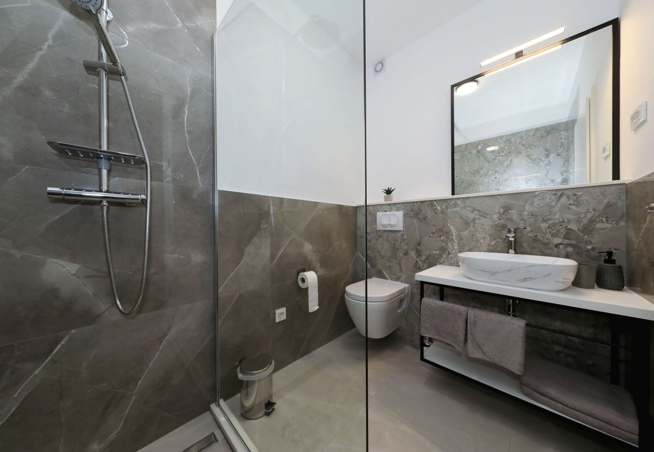 Villa in Kruševo - Villa Zrmanja with Heated Pool