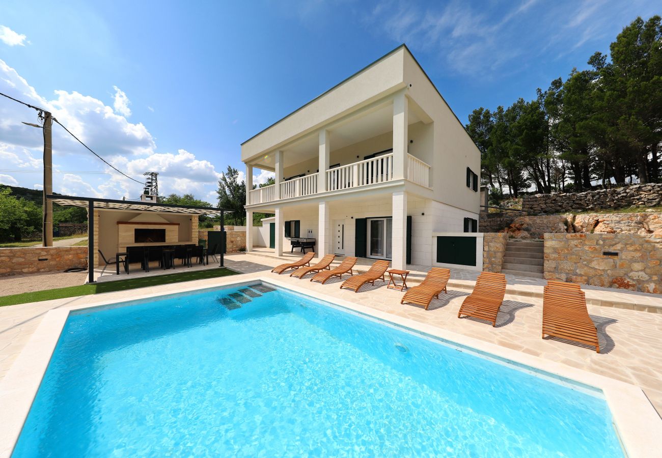 Villa in Kruševo - Villa Zrmanja with Heated Pool
