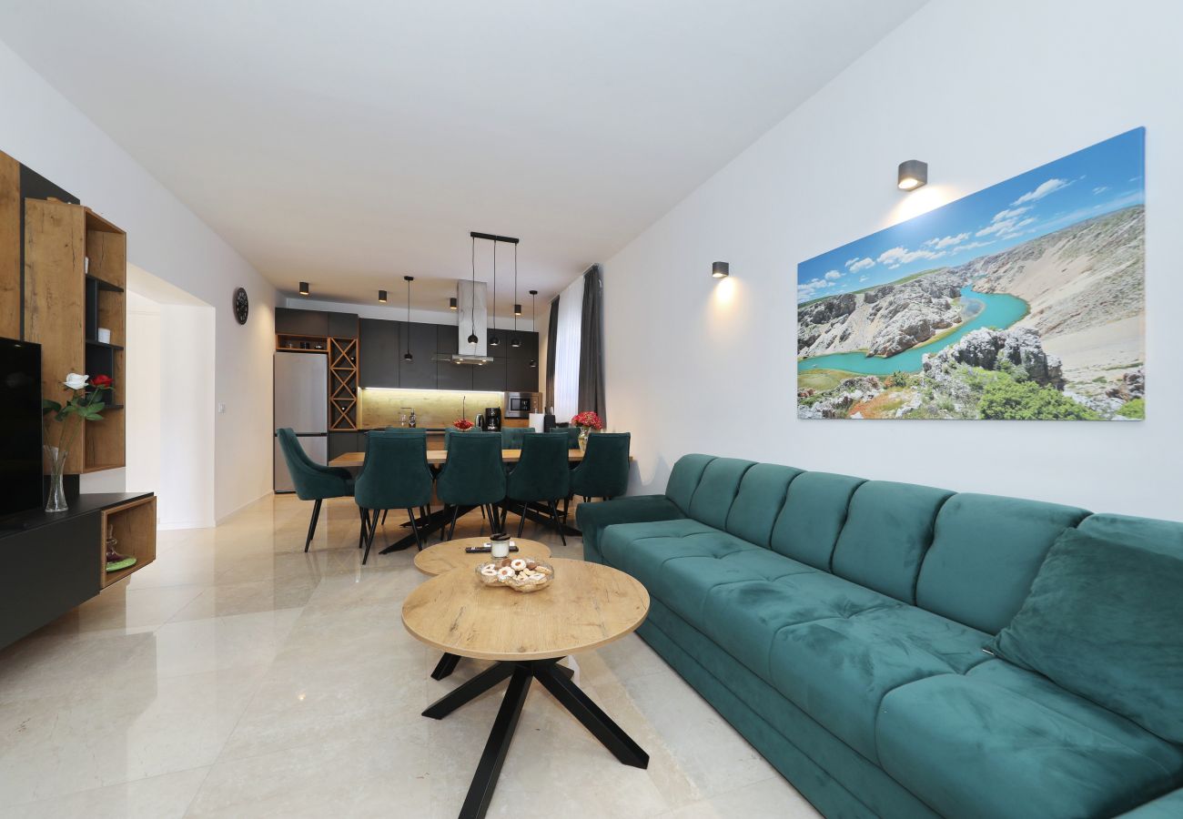 Villa in Kruševo - Villa Zrmanja with Heated Pool