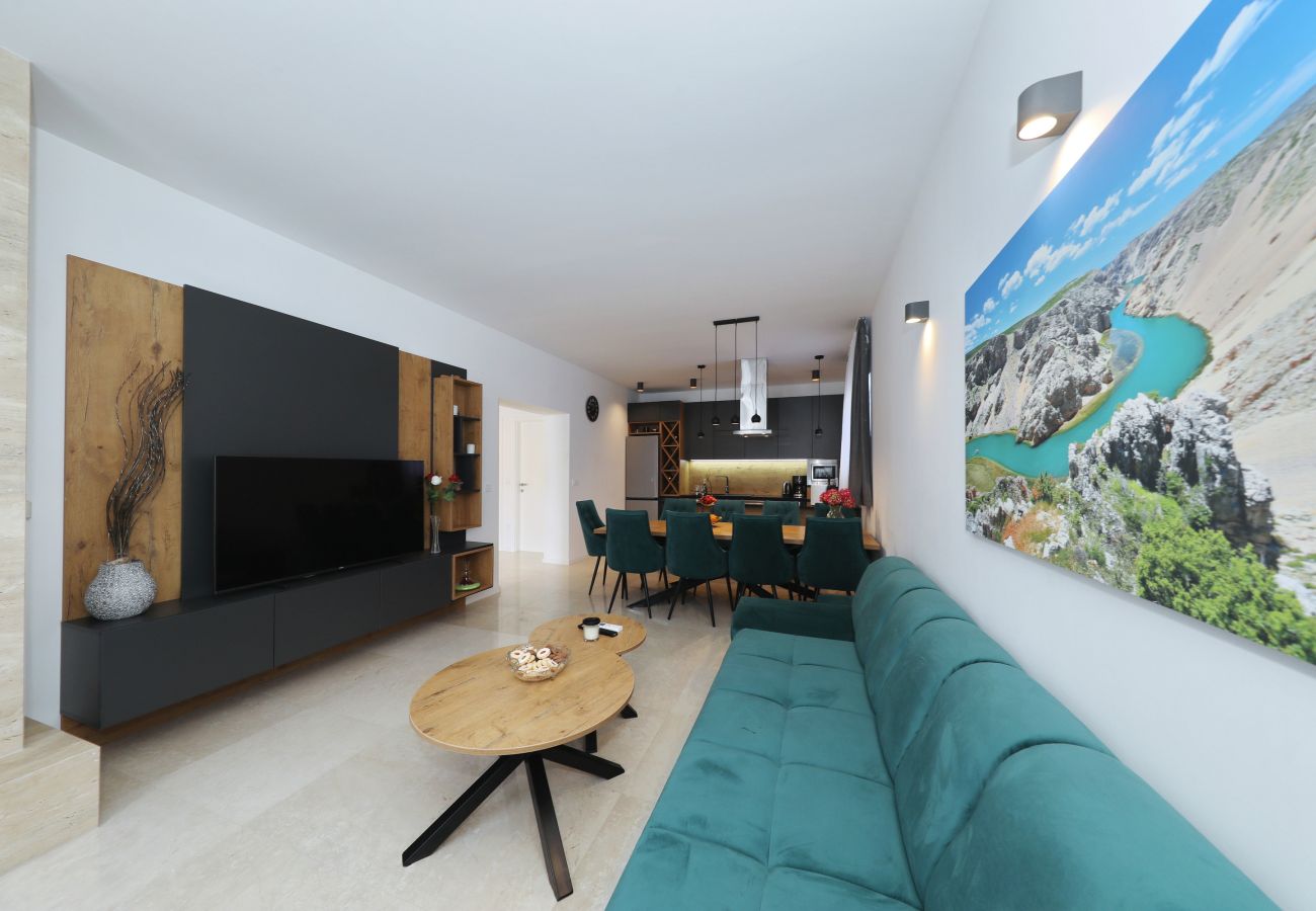 Villa in Kruševo - Villa Zrmanja with Heated Pool
