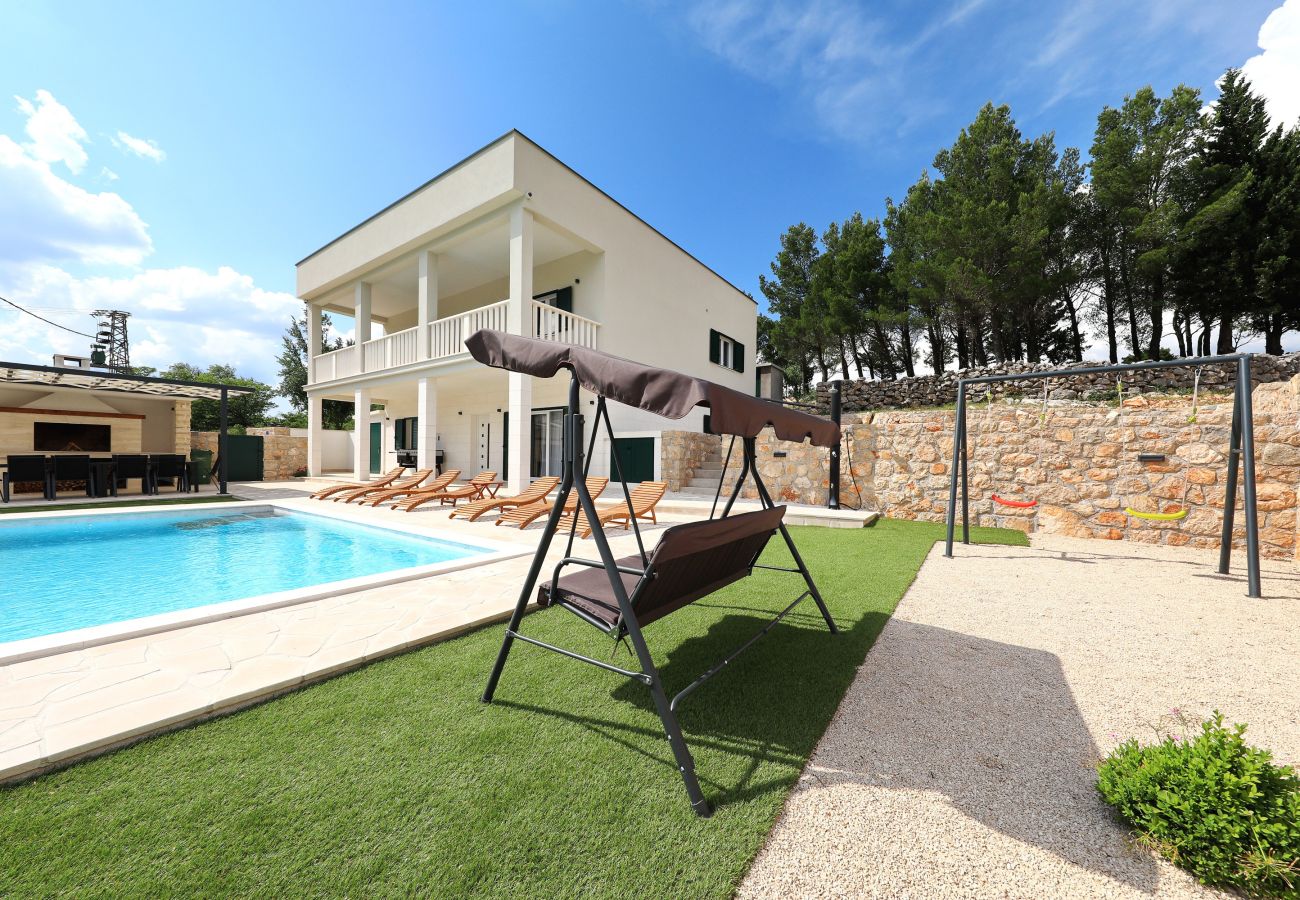 Villa in Kruševo - Villa Zrmanja with Heated Pool