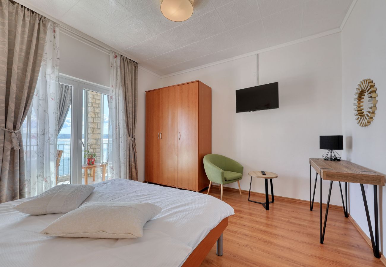 Apartment in Maslenica - Apartment Laura 1 by the Sea