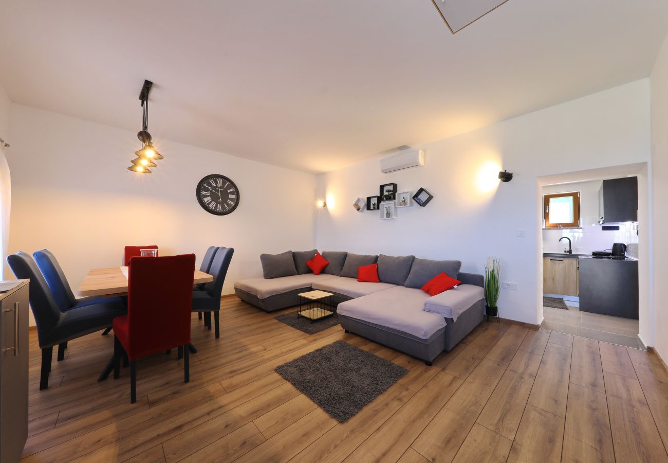 House in Starigrad - Holiday Home Milovac near Paklenica