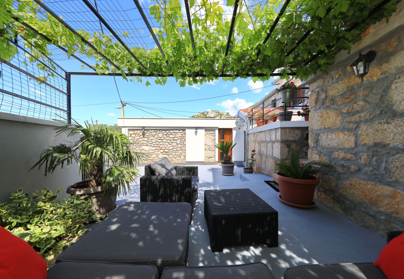 House in Starigrad - Holiday Home Milovac near Paklenica