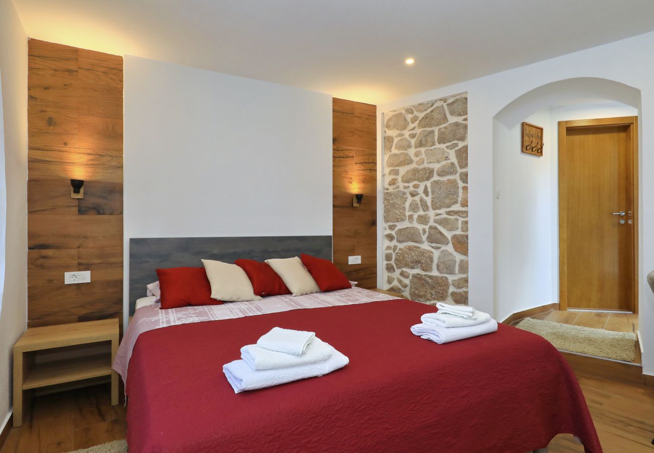 House in Starigrad - Holiday Home Milovac near Paklenica
