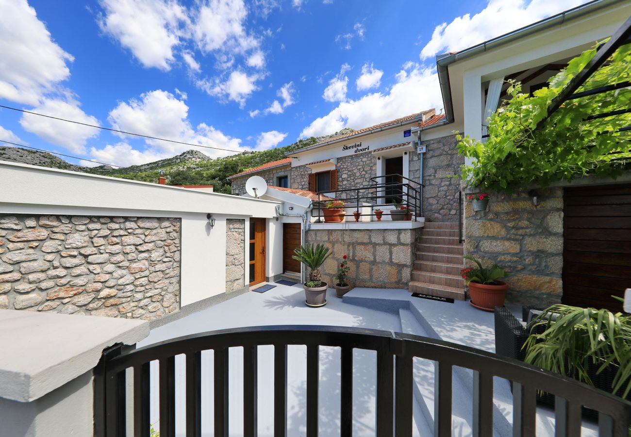 House in Starigrad - Holiday Home Milovac near Paklenica