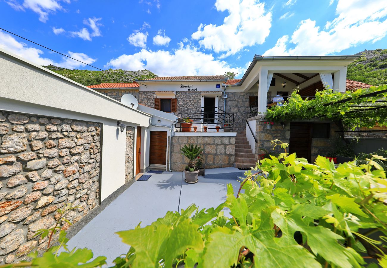 House in Starigrad - Holiday Home Milovac near Paklenica