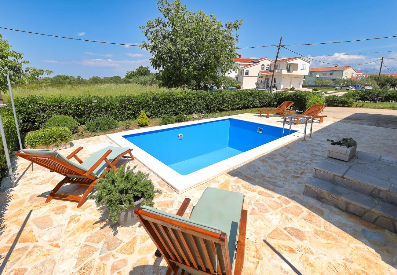 House in Vrsi - Holiday Home Eda with Pool