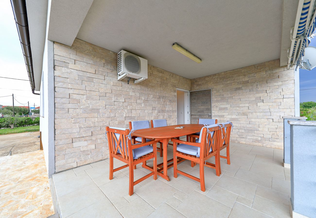 House in Vrsi - Holiday Home Eda with Pool