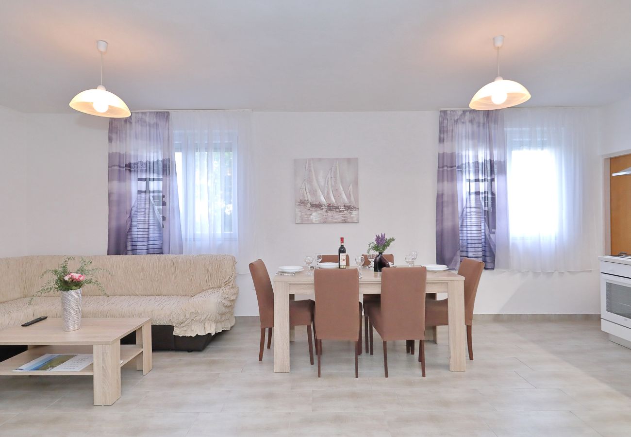 House in Vrsi - Holiday Home Eda with Pool