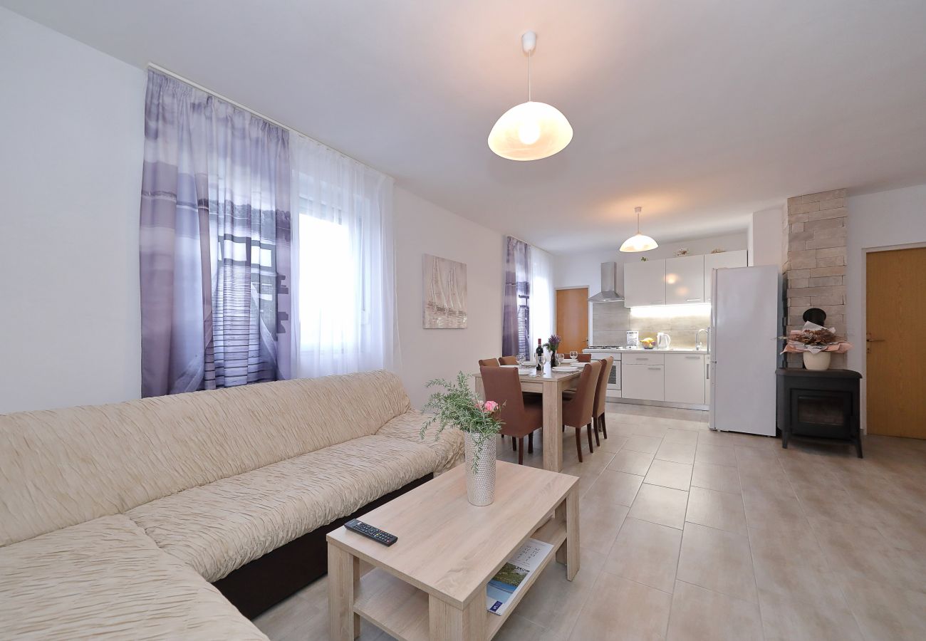 House in Vrsi - Holiday Home Eda with Pool