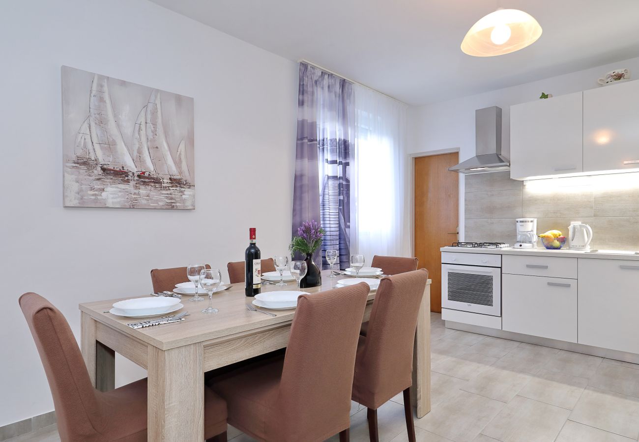 House in Vrsi - Holiday Home Eda with Pool