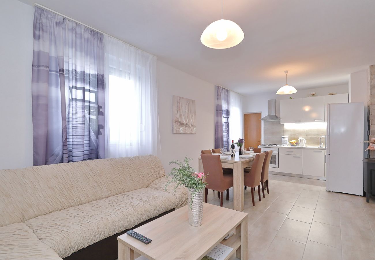 House in Vrsi - Holiday Home Eda with Pool