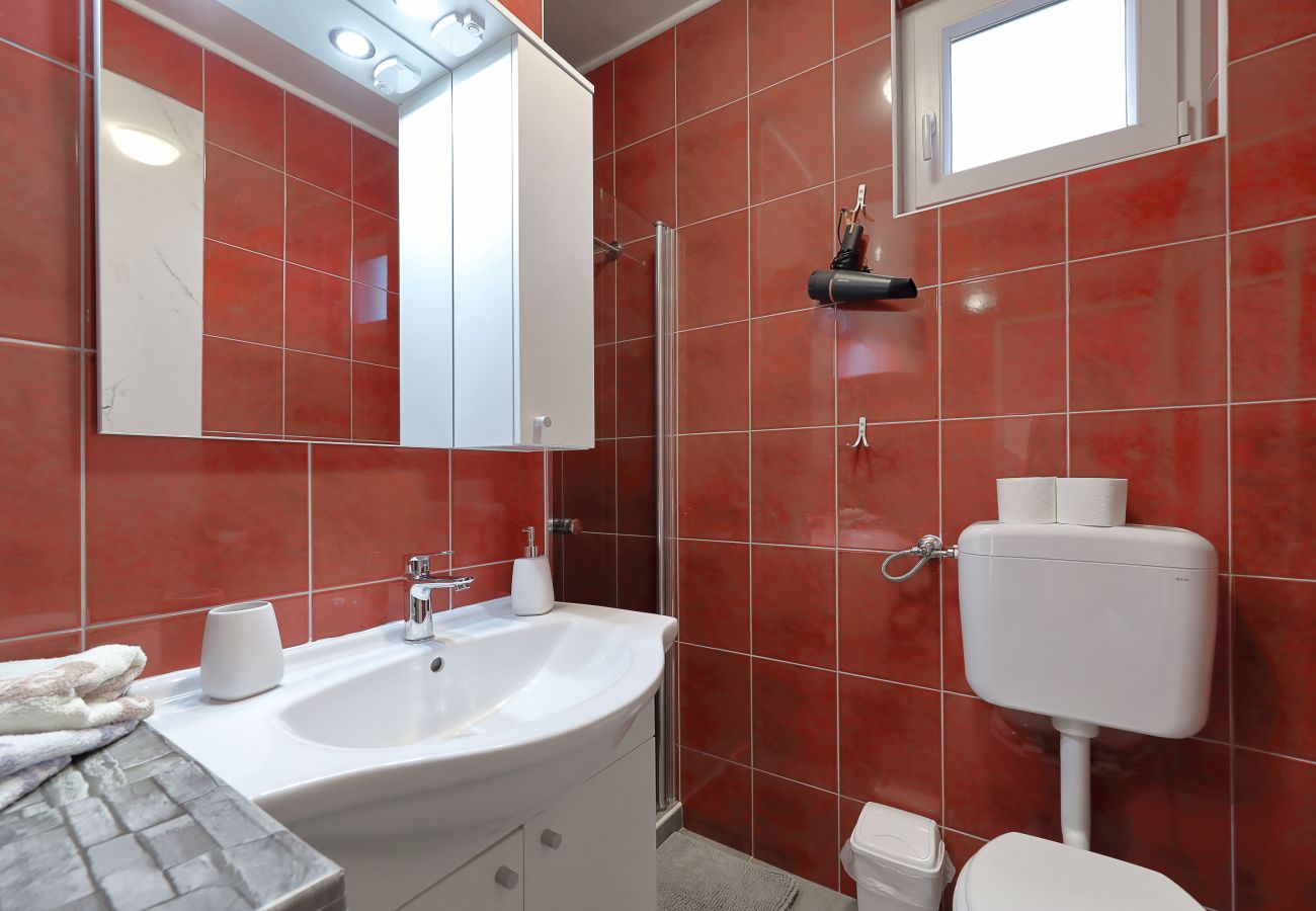 House in Vrsi - Holiday Home Eda with Pool