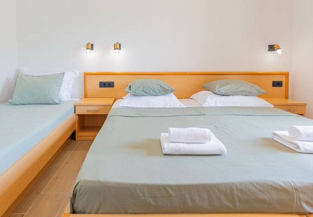 Apartment in Starigrad - Apartment Vesela No.4 with terrace