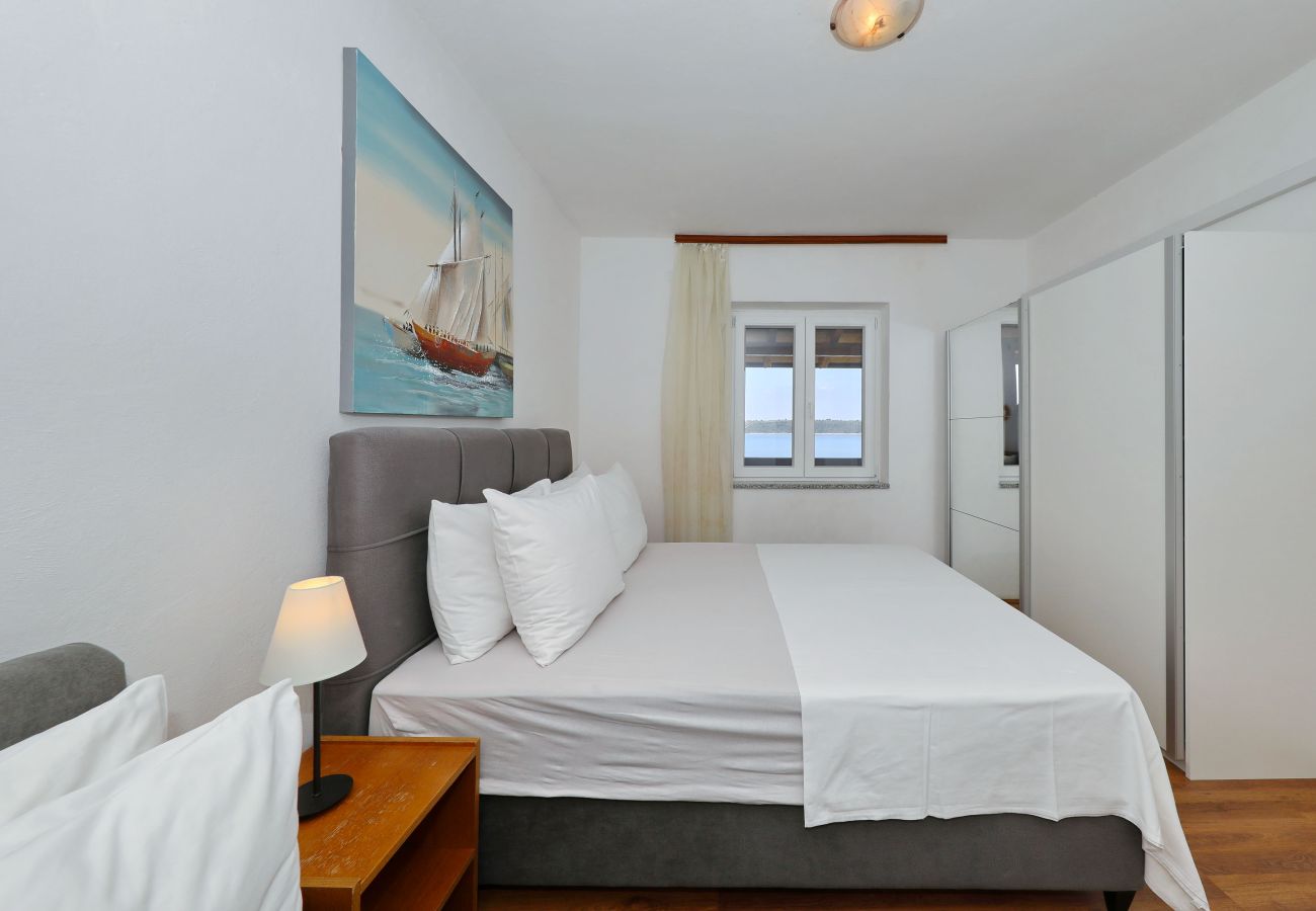 Apartment in Ljubac - Apartment Gazic 2 by the Sea
