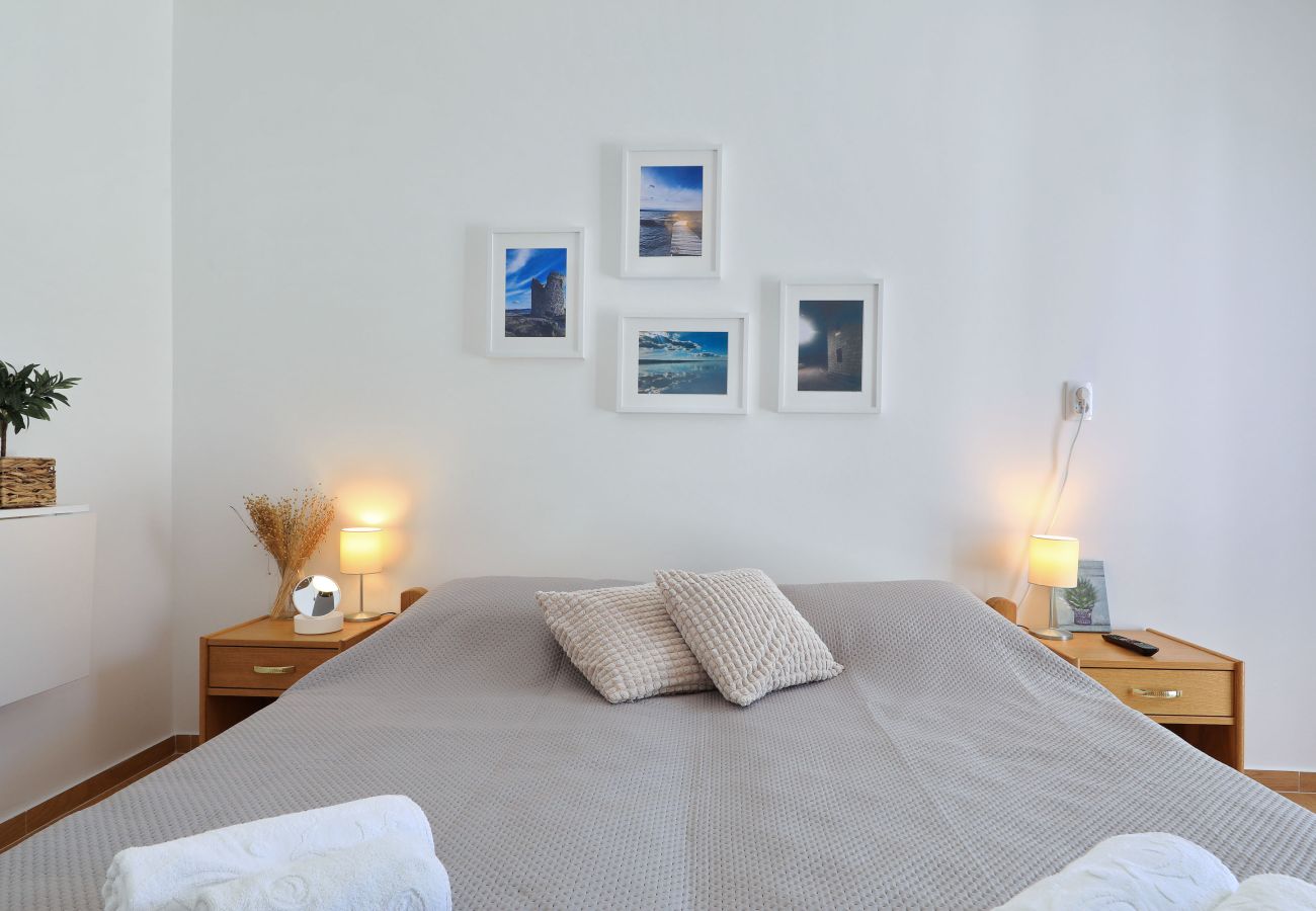 Rent by room in Starigrad -  Room Hibis 3 near the Beach