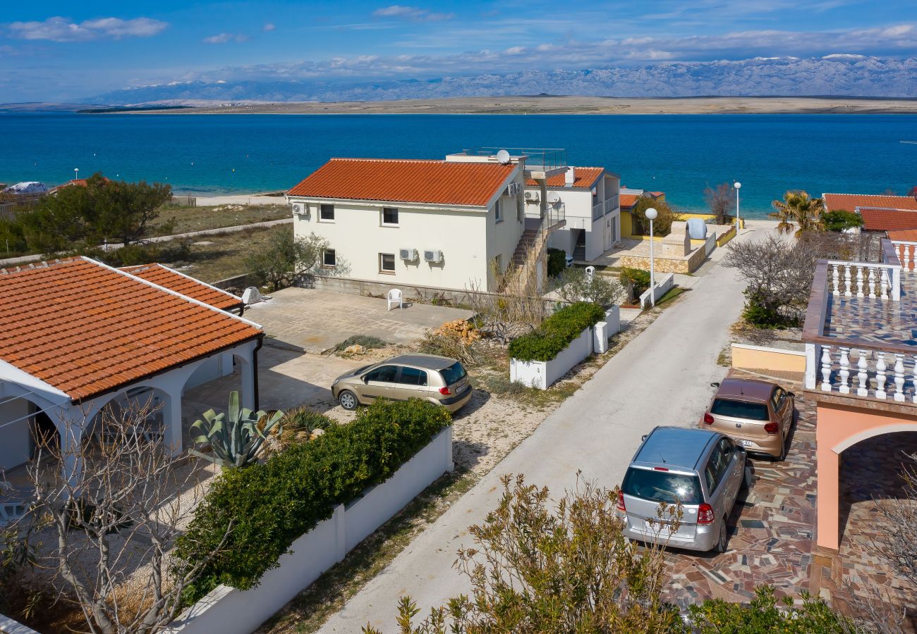 House in Vir -  Holiday Home Malo Fali near the Beach on Vir
