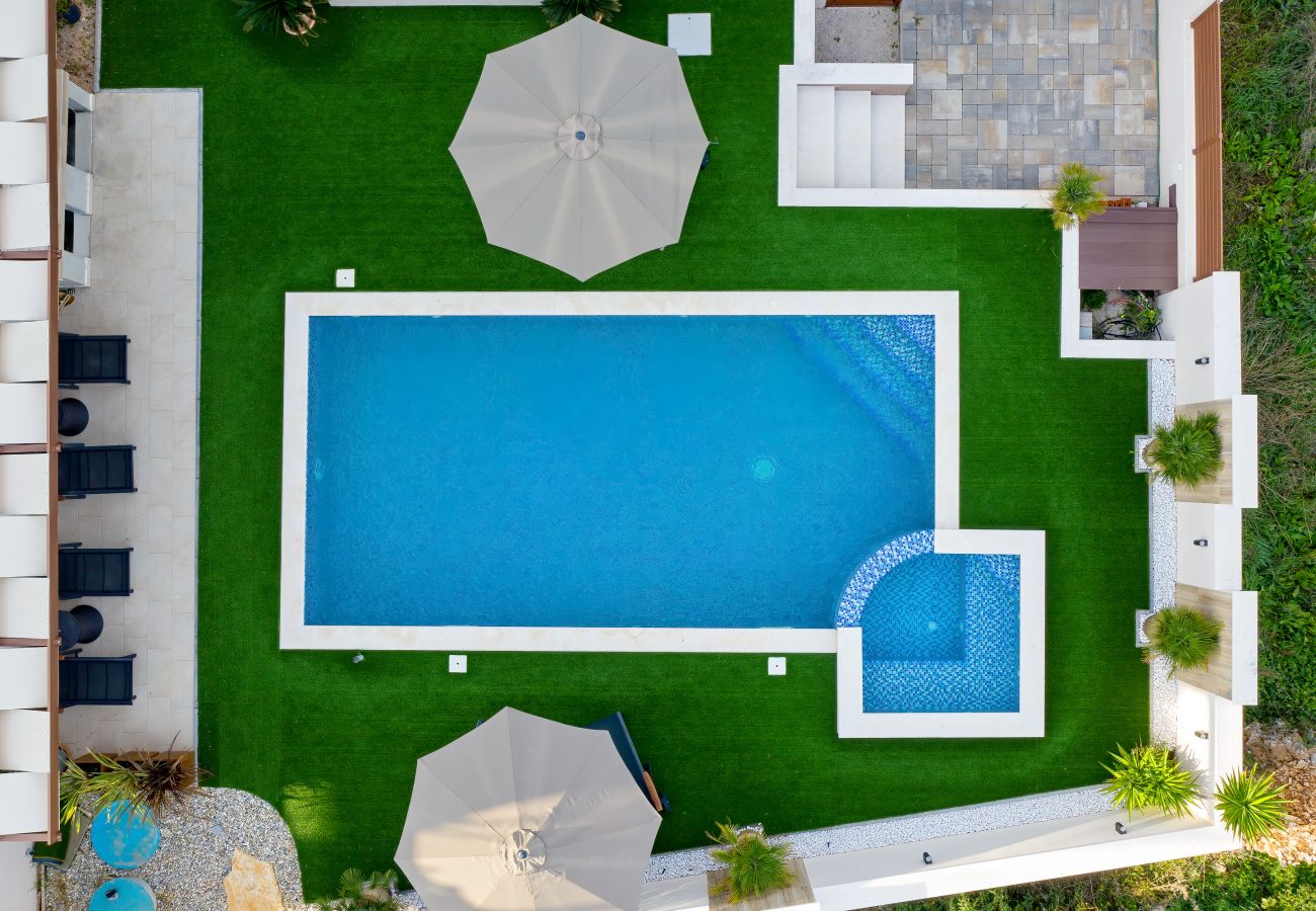 Villa in Dobropoljana - Villa Masanda with Pool