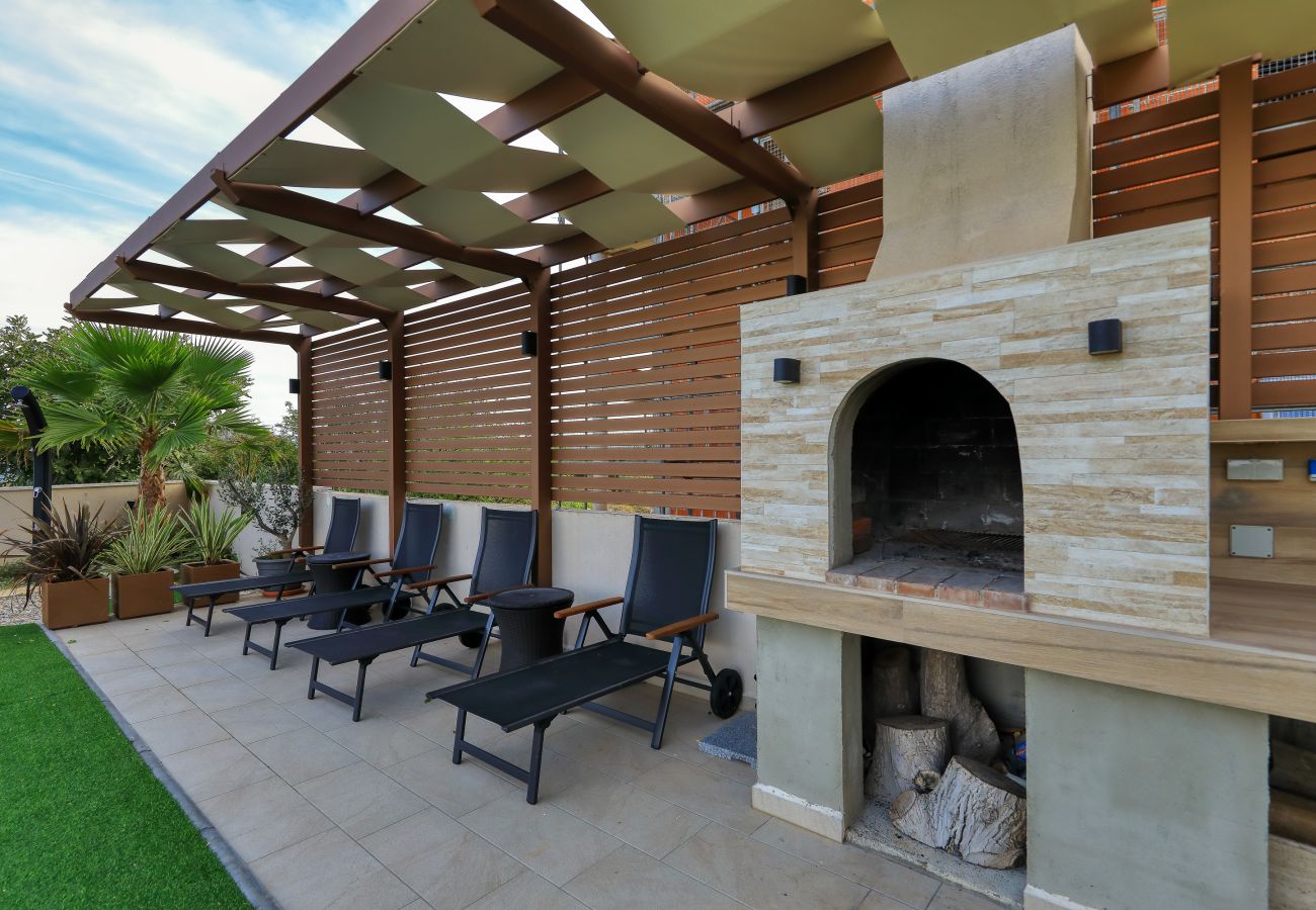 Villa in Dobropoljana - Villa Masanda with Pool