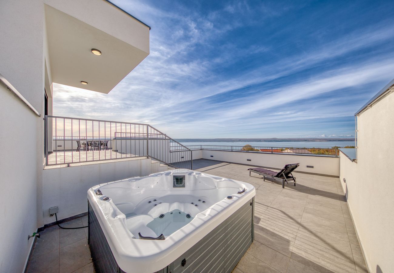 Villa in Maslenica - Villa Flokica with Heated Pool