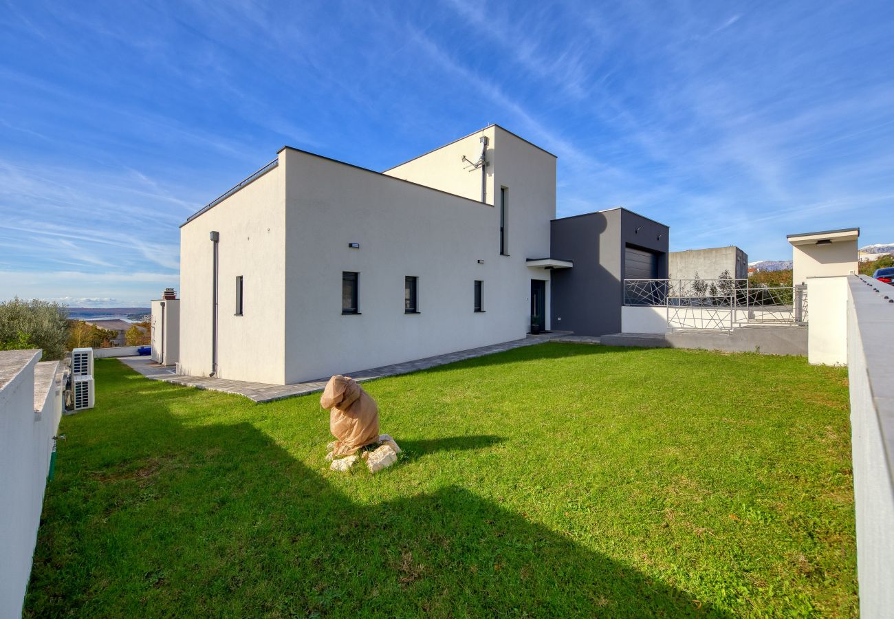 Villa in Maslenica - Villa Flokica with Heated Pool