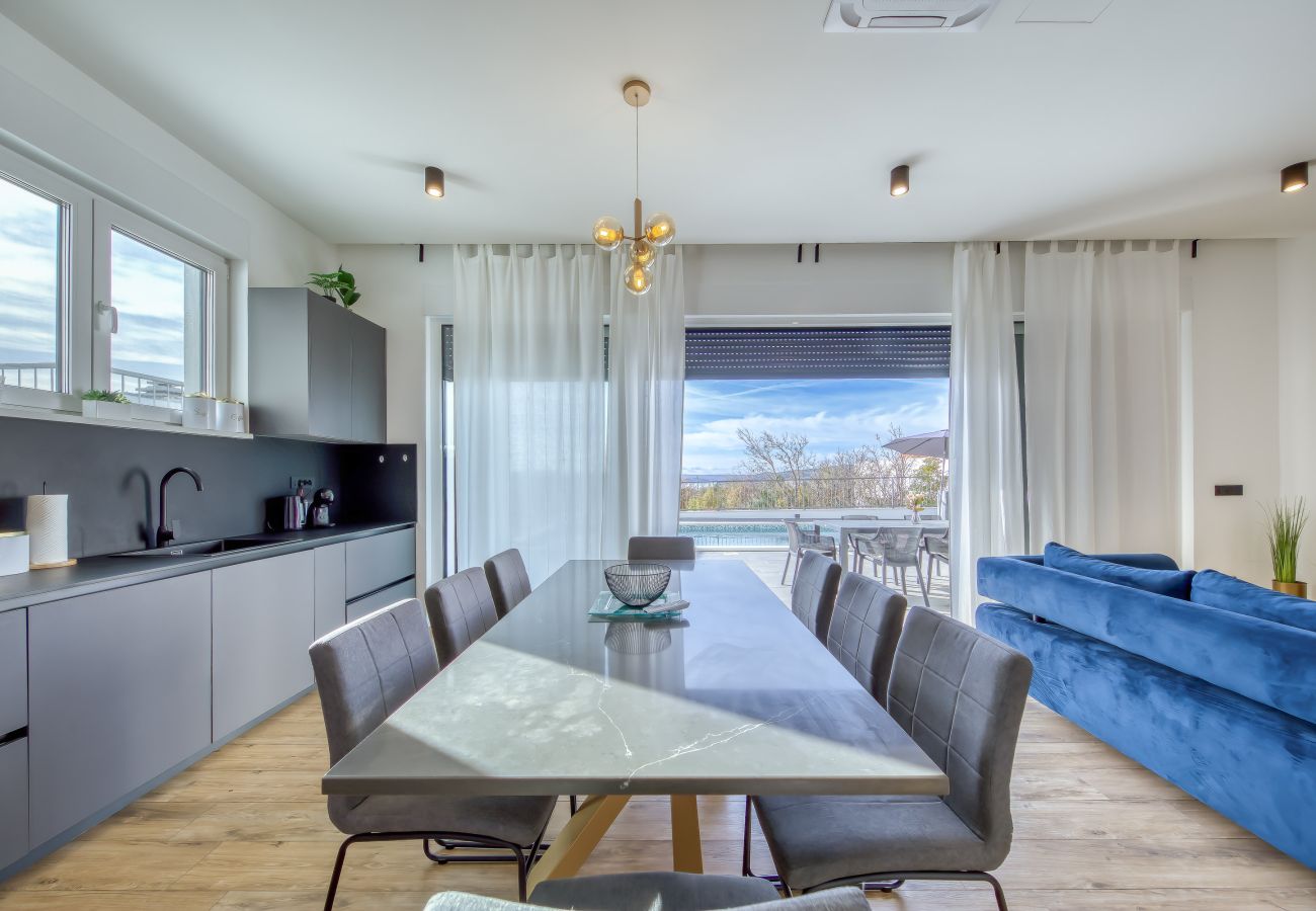 Villa in Maslenica - Villa Flokica with Heated Pool