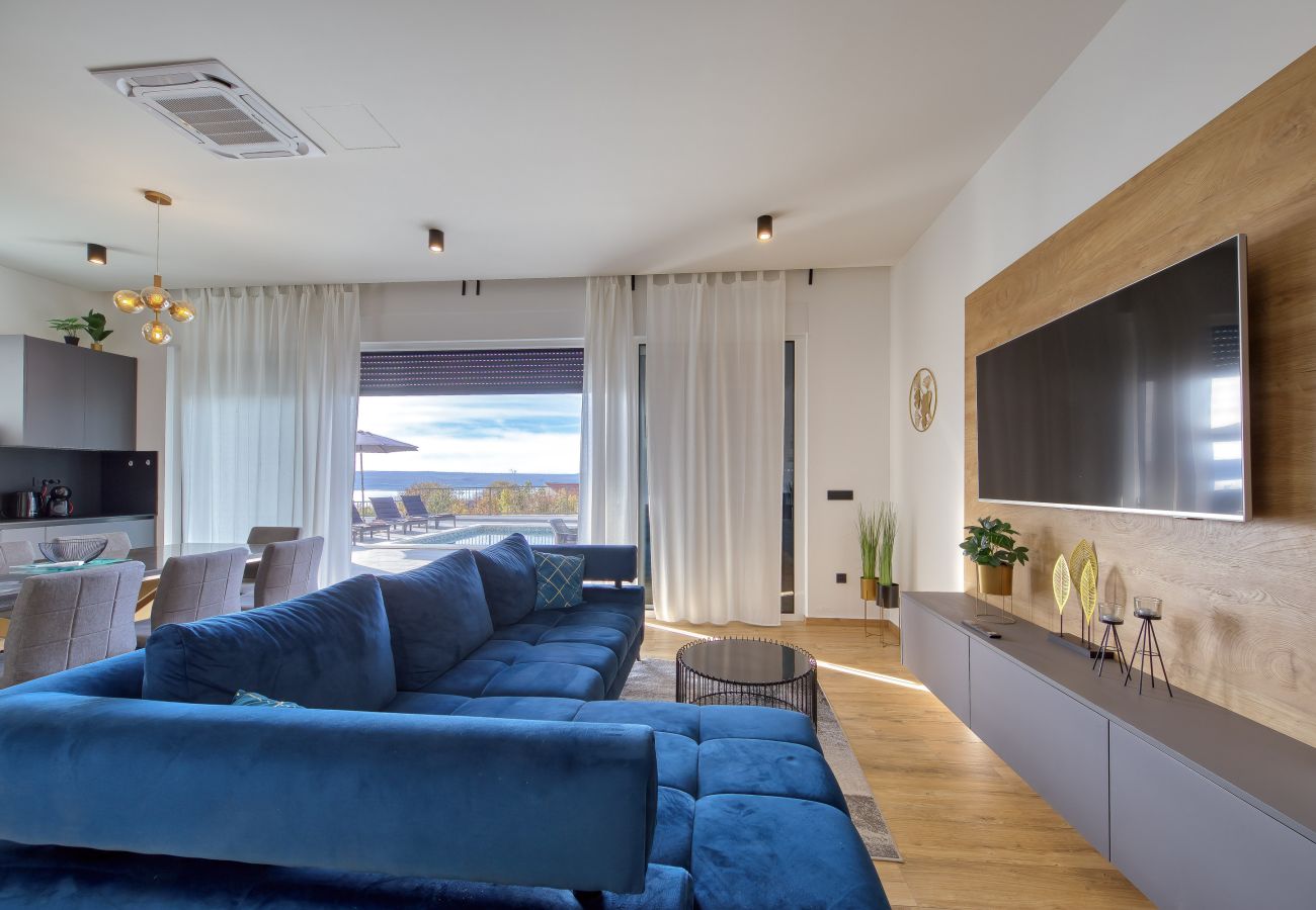 Villa in Maslenica - Villa Flokica with Heated Pool