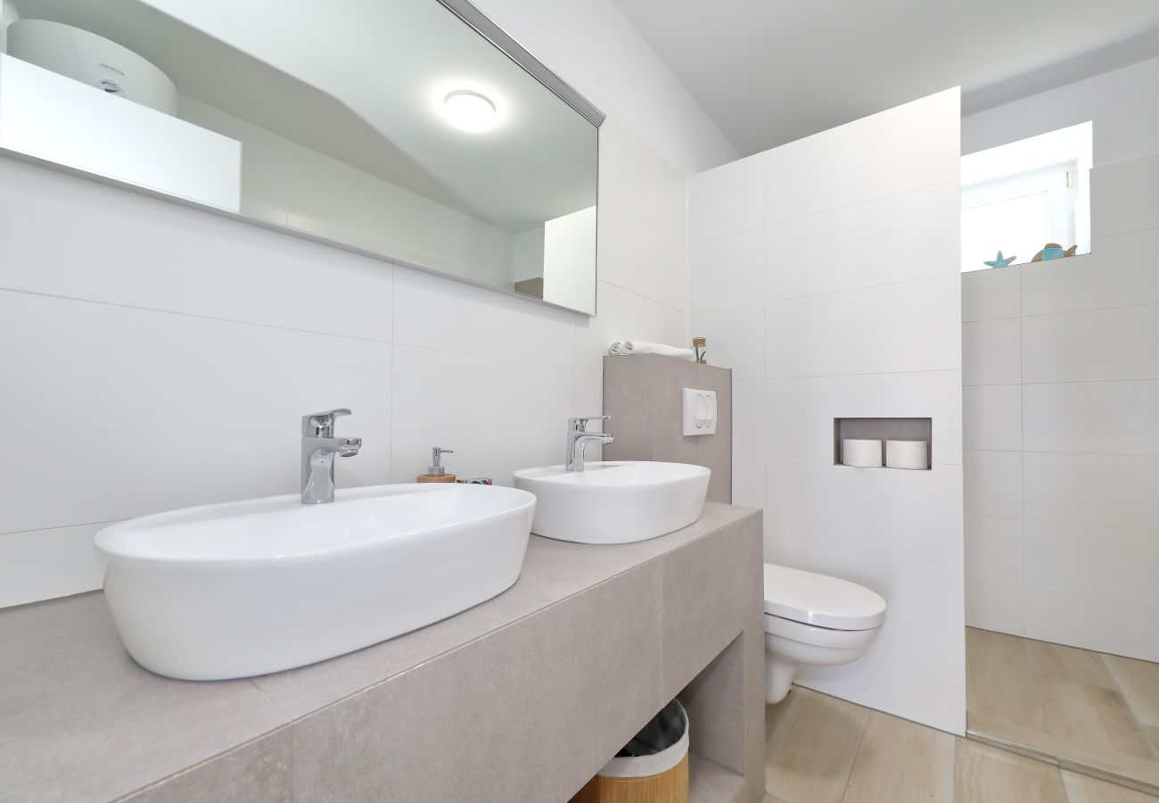 Villa in Vrsi - Villa Angelina with Heated Pool