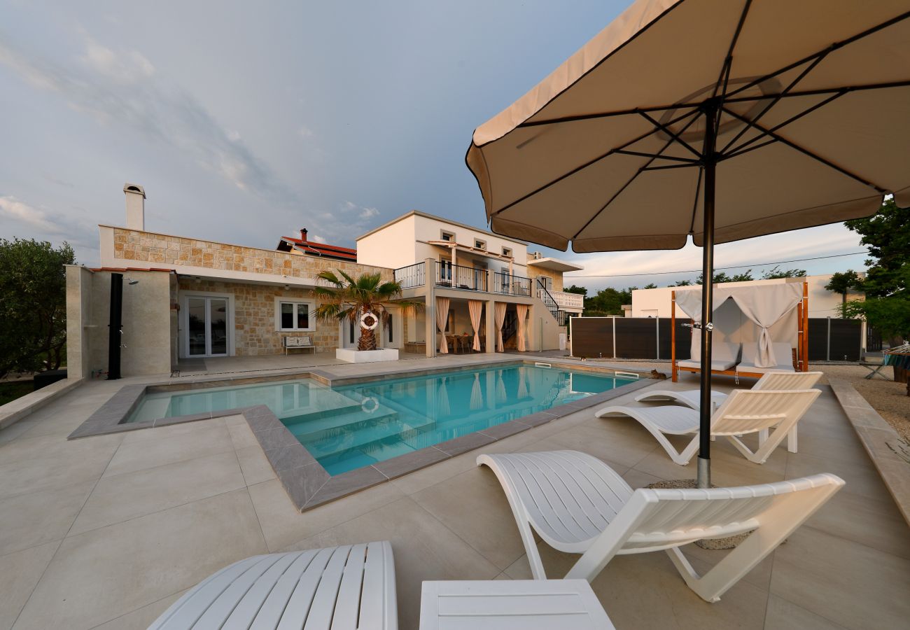 Villa in Vrsi - Villa Angelina with Heated Pool