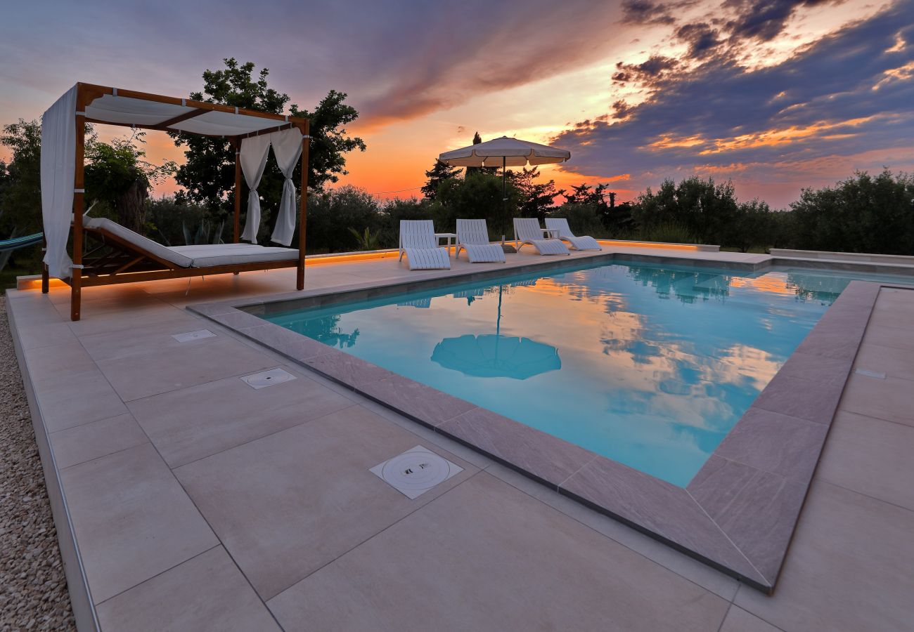 Villa in Vrsi - Villa Angelina with Heated Pool