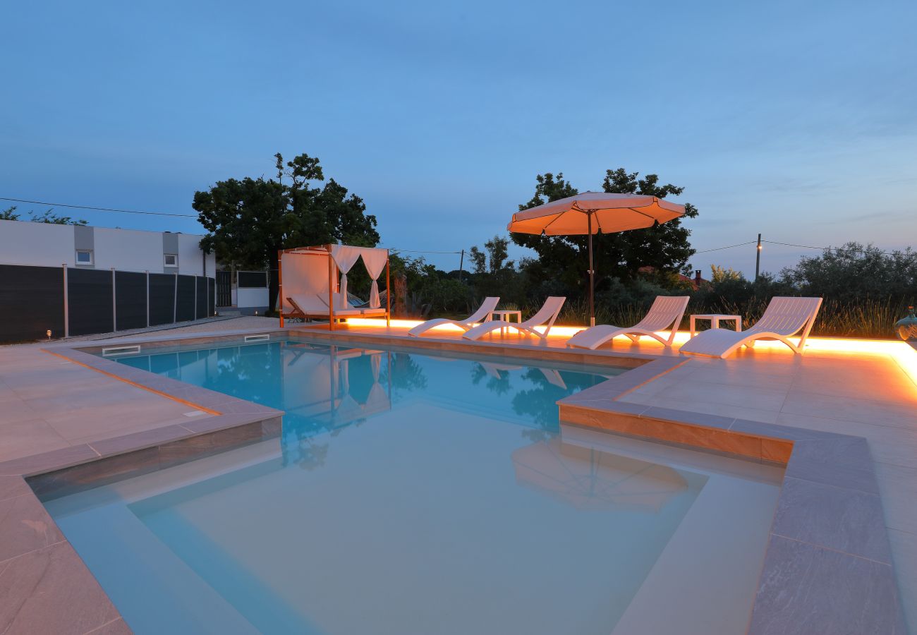 Villa in Vrsi - Villa Angelina with Heated Pool