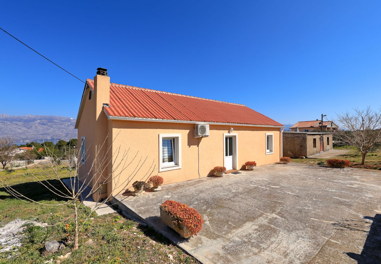 House in Ražanac - Holiday House Rudic with large garden