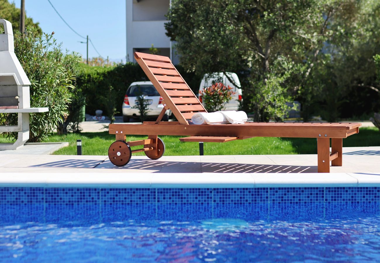 House in Vir - Holiday Home Jandro with Pool