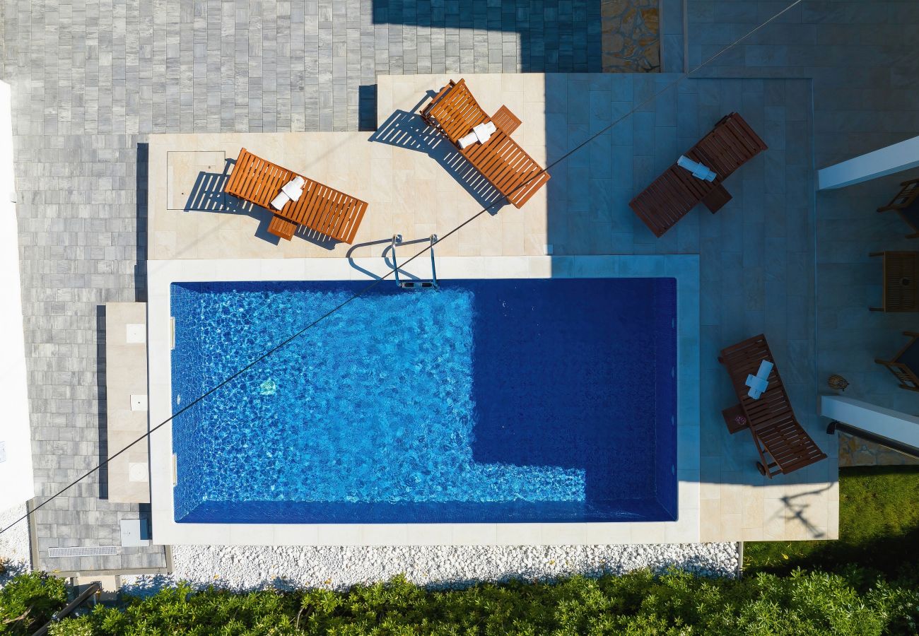 House in Vir - Holiday Home Jandro with Pool